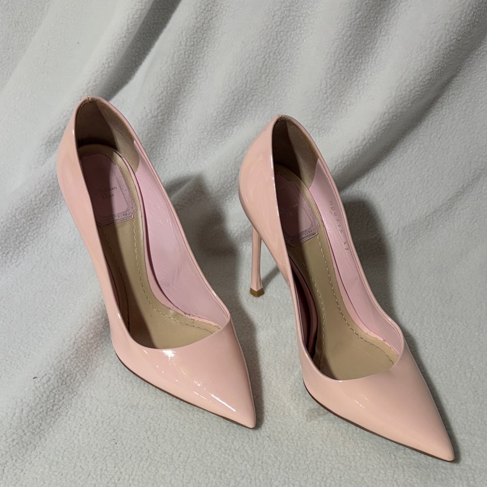 Elegant Pink Patent Leather Heels